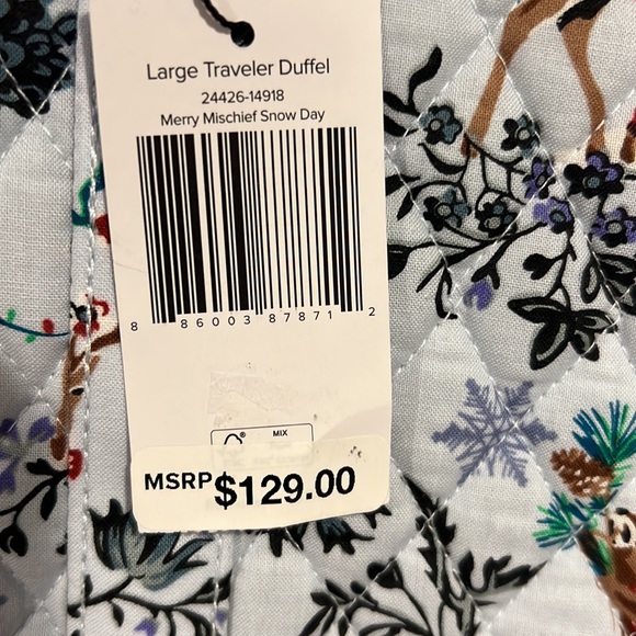 NWT vera Bradley large traveler bag merry mischeif snow day - Picture 4 of 8